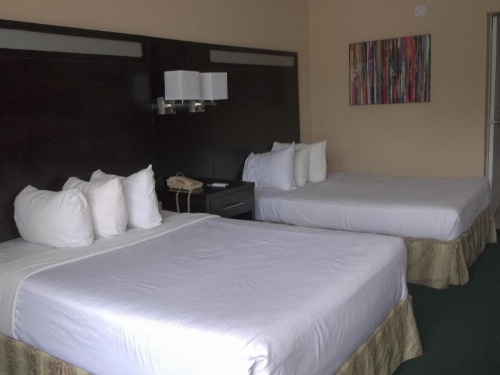 Days Inn by Wyndham Fort Lauderdale Airport Cruise Port image 12