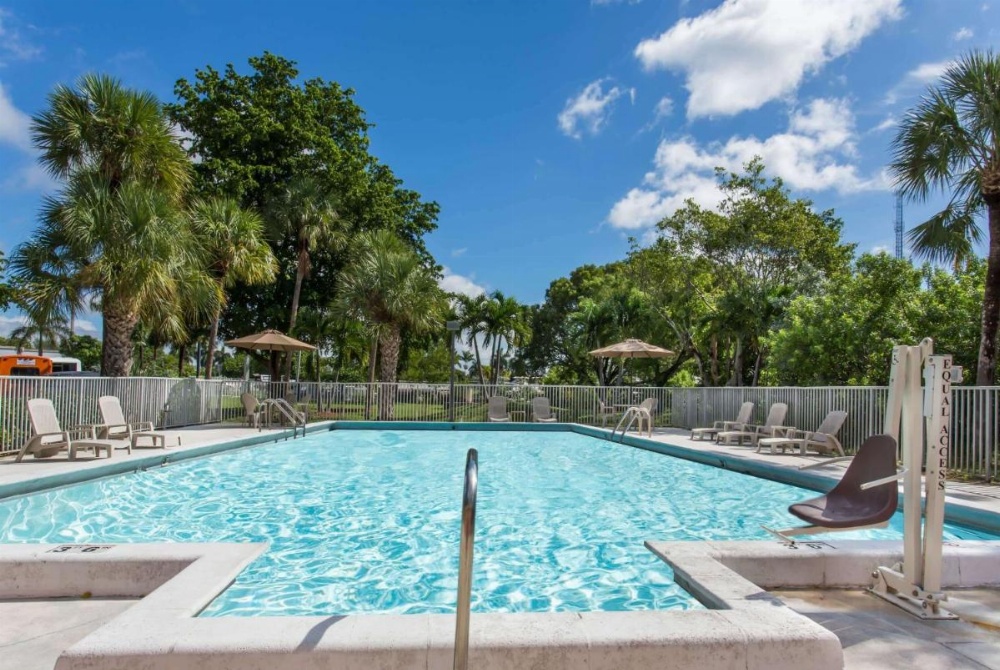 Days Inn by Wyndham Fort Lauderdale Airport Cruise Port Image 13