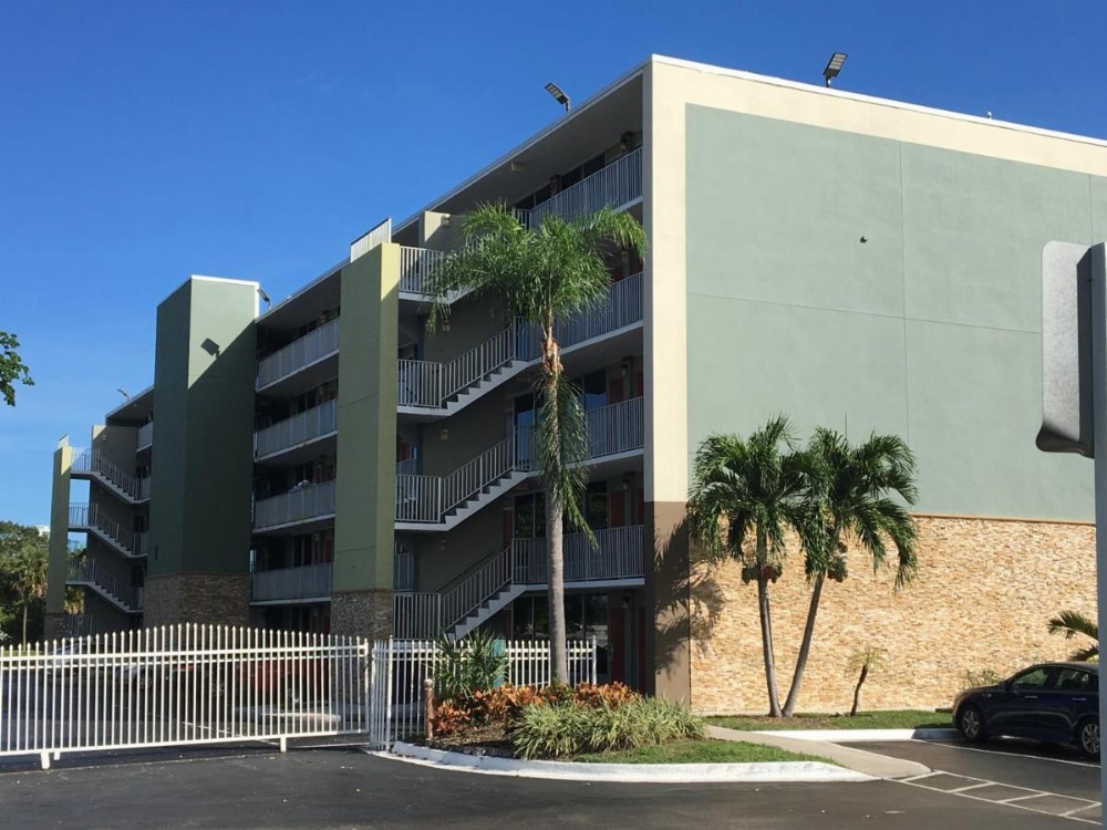 Days Inn by Wyndham Fort Lauderdale Airport Cruise Port Image 14
