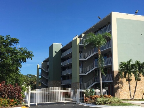 Days Inn by Wyndham Fort Lauderdale Airport Cruise Port image 15