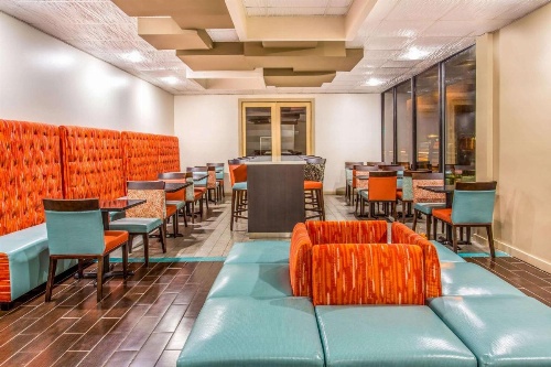 Days Inn by Wyndham Fort Lauderdale Airport Cruise Port image 16