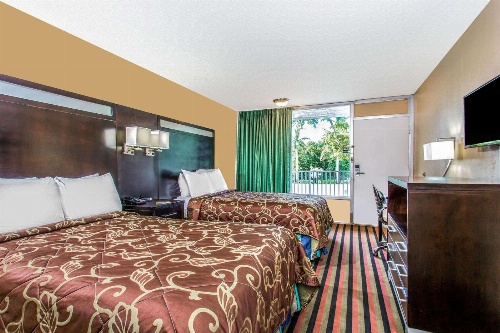 Days Inn by Wyndham Fort Lauderdale Airport Cruise Port image 2