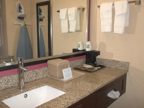 Days Inn by Wyndham Fort Lauderdale Airport Cruise Port image 7